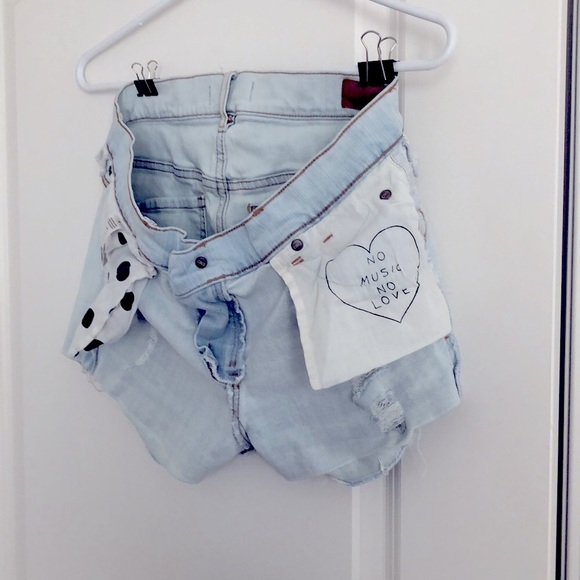 Garage High-Waisted Short Shorts size 9 - Picture 5 of 8